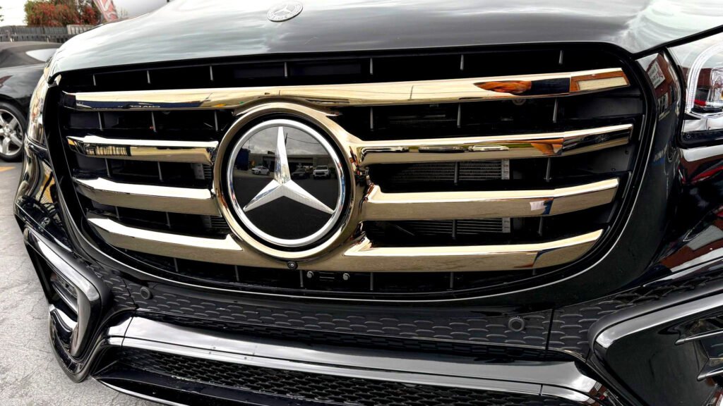 Seller Lists Brand New Mercedes SUV And Watches Thousands Vanish Instantly