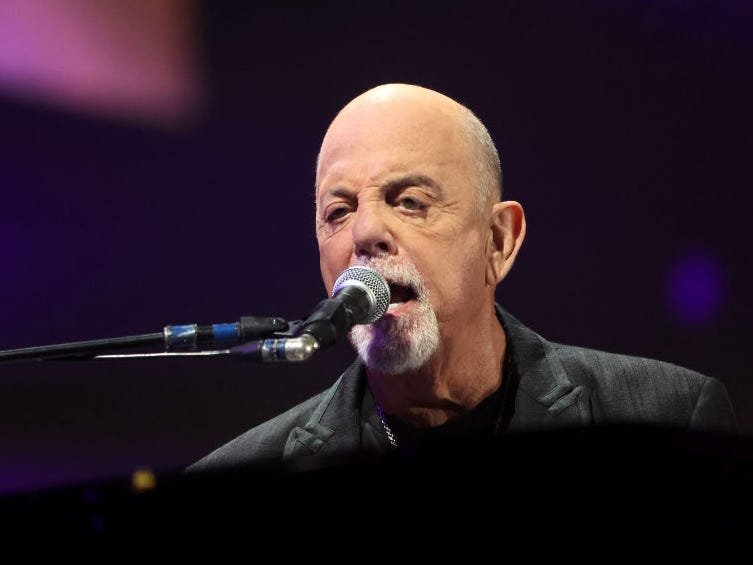 Billy Joel canceled all concerts after doctors found cerebrospinal fluid buildup in his brain. Here's what that means.