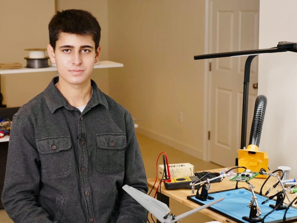 A 17-year-old designed a cheaper, more efficient drone. The Department of Defense just awarded him $23,000 for it.