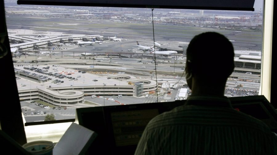 FAA defends moving Newark airspace control to Philadelphia