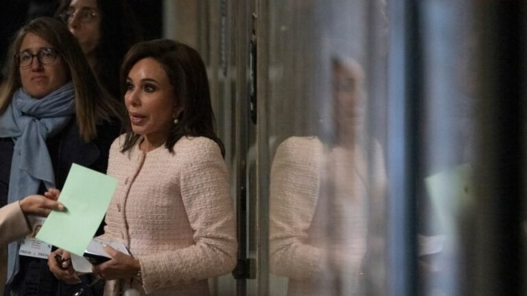 Trump mulls Fox News host Jeanine Pirro for top DC prosecutor post