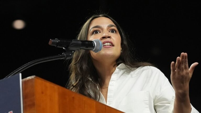 Ocasio-Cortez passes on top Oversight Committee position bid