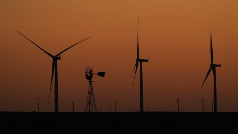 Record-early heat wave hits Texas as lawmakers target renewables