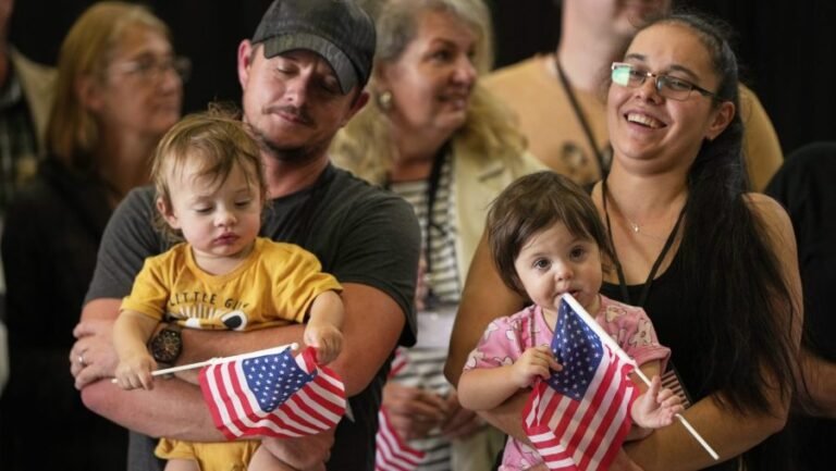 First group of white South Africans arrives in US as refugees