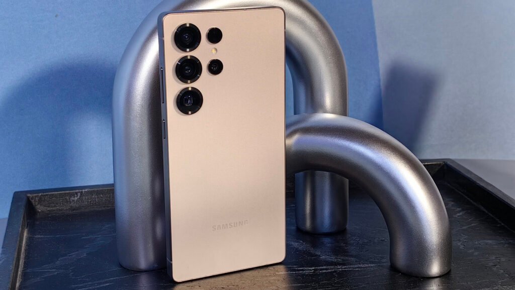 Samsung is rushing to make more Galaxy S25s, and you can guess why