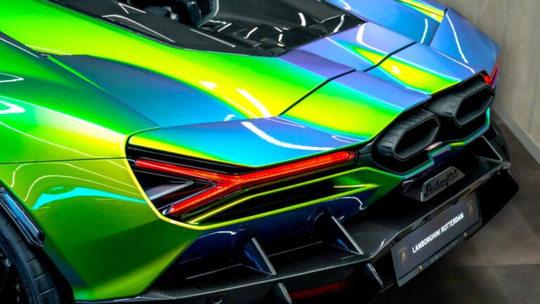 This Just Might Be Lamborghini’s Craziest Color Yet