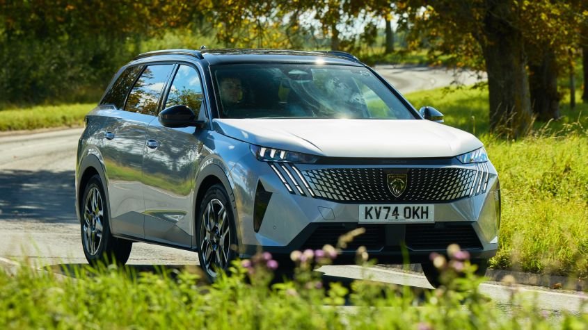 Car Deal of the Day: Peugeot 5008 is fashionable, French family SUV and only £234 a month