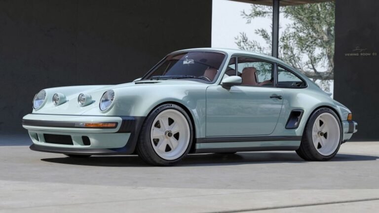 Singer takes the Porsche 911 Carrera Coupe back to the 80s