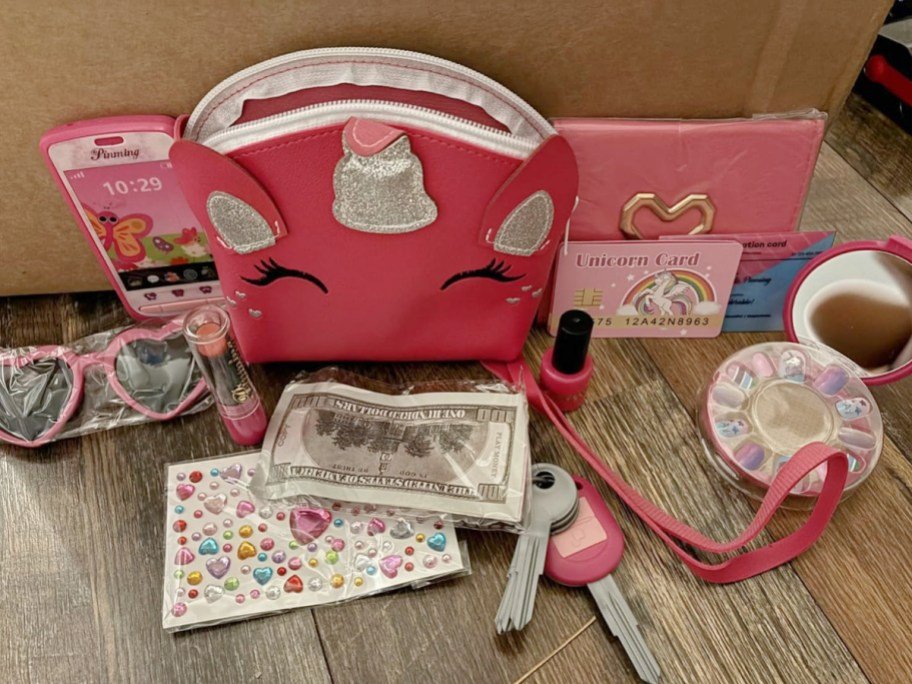 Kids Pretend Makeup Kit w/ Purse Just $6.99 on Amazon (Regularly $14)