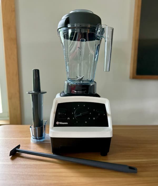 *HOT* Vitamix Explorian 2.0 Variable Speed Blender with Accessories only $254.98 shipped (Reg. $380!)