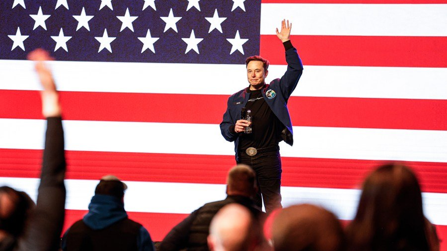 Democrats bank on Musk as midterm election liability