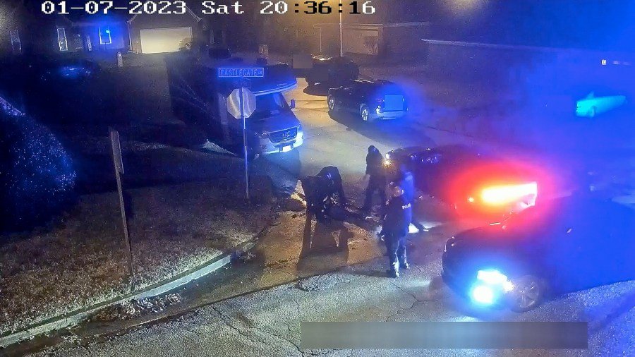 3 ex-officers involved in Tyre Nichols's death found not guilty in state trail