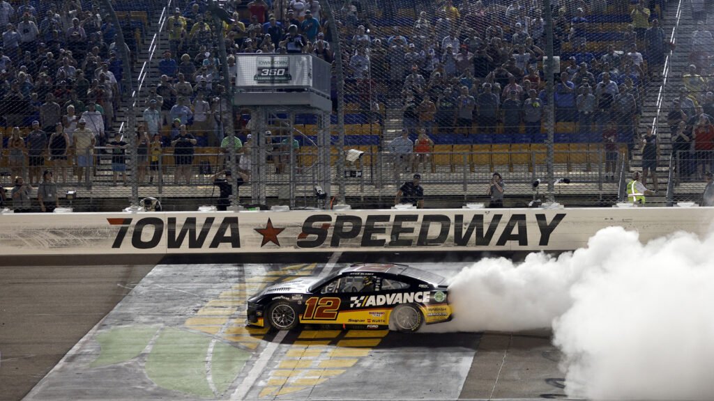 Iowa Passes Law Giving Race Tracks Protected Status Against Noise Complaints