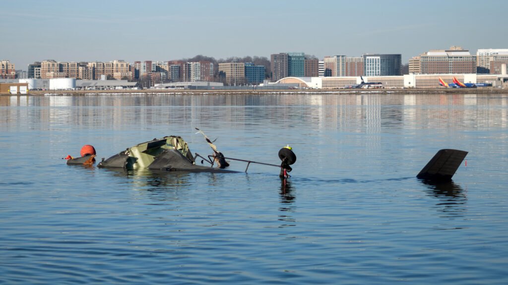 After 2 Aborted Jet Landings In DC, Army Pauses Helicopter Training Flights Around Pentagon
