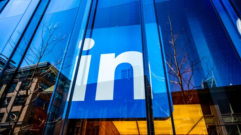 LinkedIn’s new AI tools help job seekers find smarter career fits