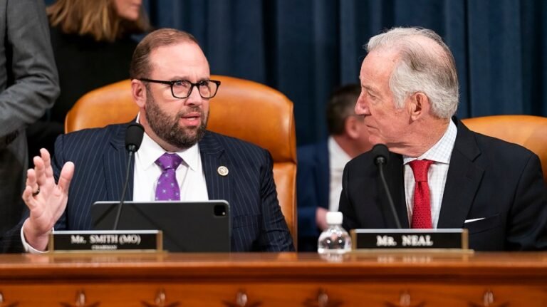 House tax writers eye SALT deduction cap rejected by key lawmakers last week