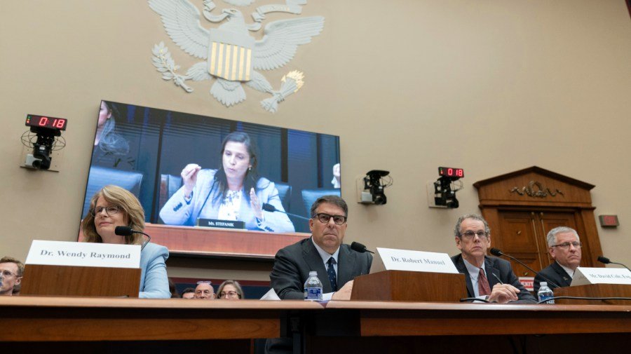 Republicans hammer university presidents on antisemitism as Democrats cry smoke screenÂ