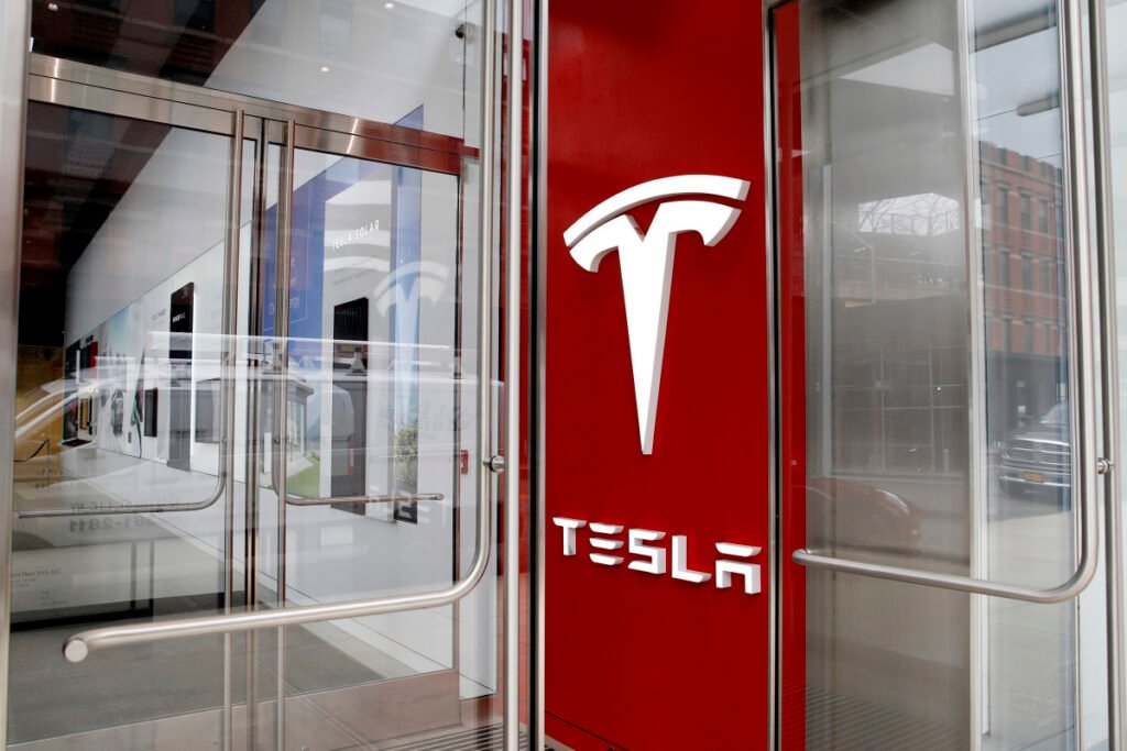 New York Senator Introduces Bill That Would Shut Down Tesla Showrooms