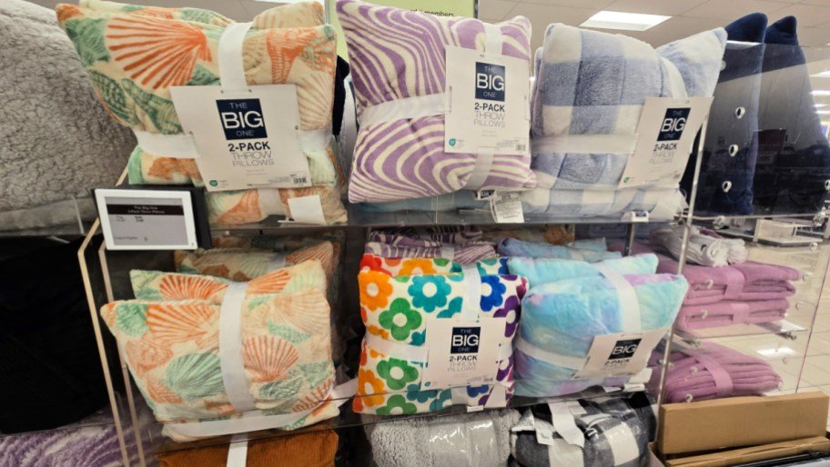 WOW! Kohl’s Big One Throw Pillow 2-Packs from $5.39 – Ends Tonight!