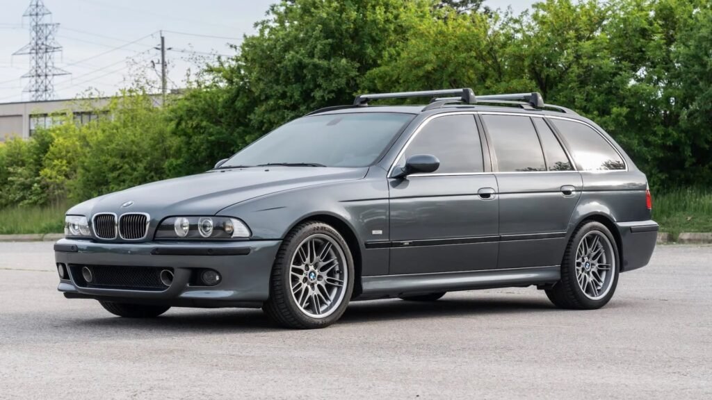 This 20-Year-Old BMW 5 Series Wagon Is An Undercover M5 Touring