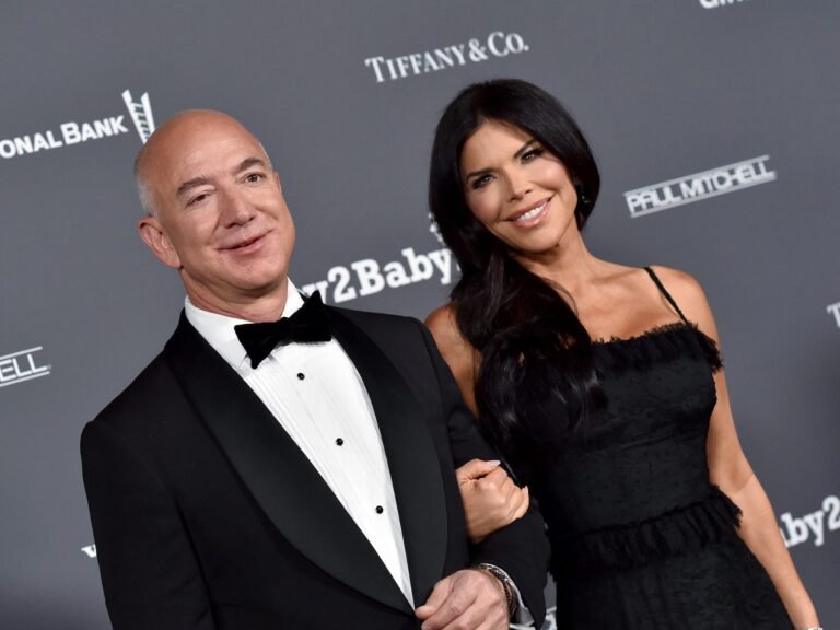 The timeline of Jeff Bezos and Lauren Sánchez's relationship