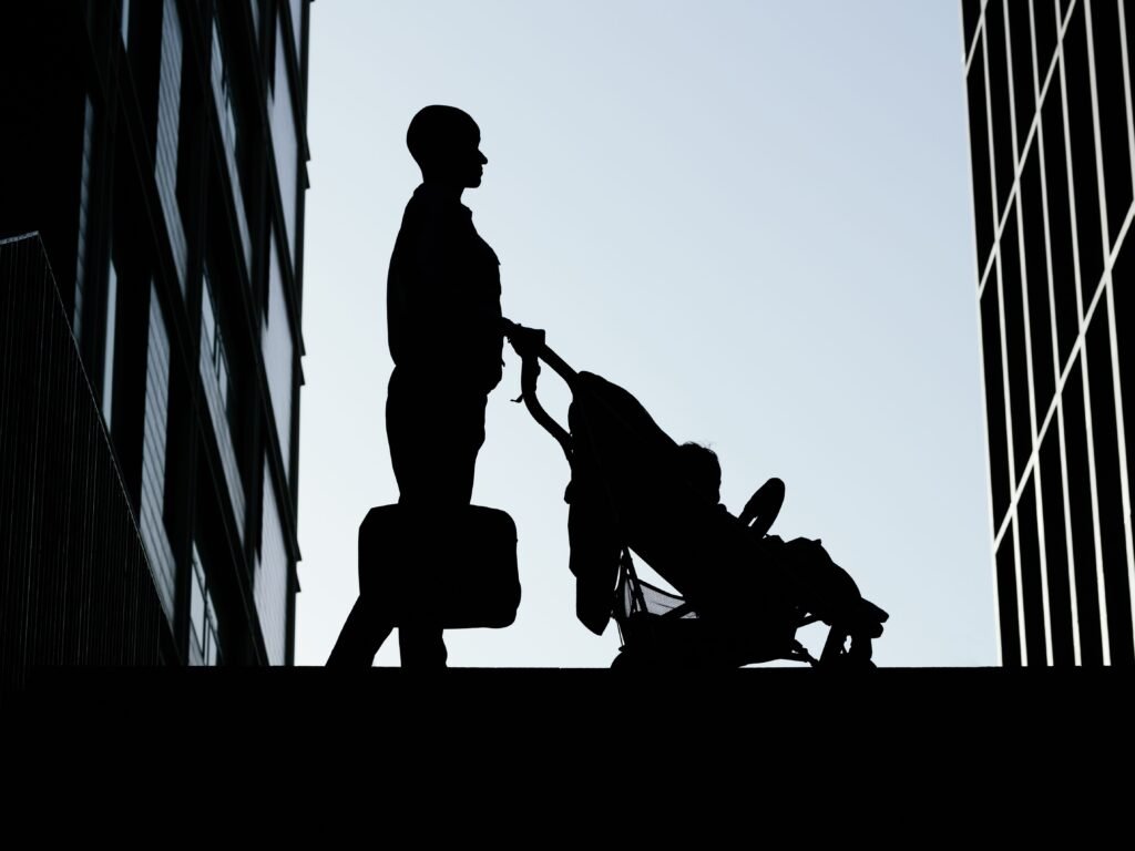I'm a founder and single parent. Here are 5 ways I stay on top of work and my kids, from shared calendars to outsourcing help.