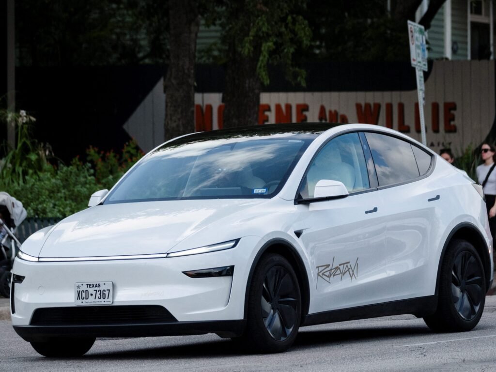 Tesla's robotaxi hit the streets of Austin. I watched 2 hours of videoed rides, and I have some thoughts.