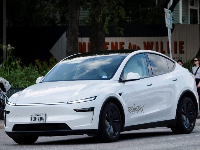 Tesla's robotaxi hit the streets of Austin. I watched 2 hours of videoed rides, and I have some thoughts.