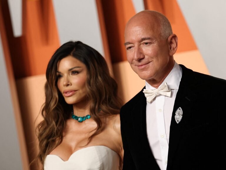 Jeff Bezos and Lauren Sánchez are one of the richest married couples. Here's how the ultrawealthy do prenups.