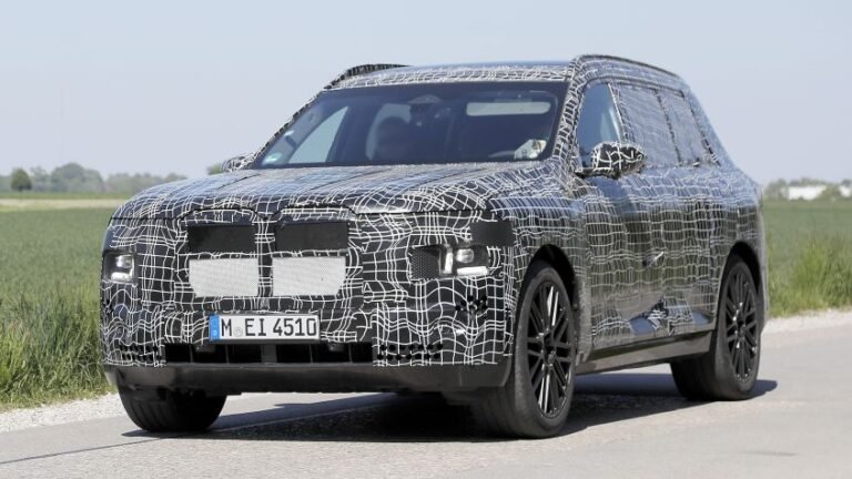 Second-generation BMW X7 - pictures