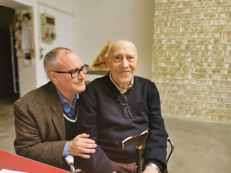 Remembering Arnaldo Pomodoro, Who Uncovered Worlds Within Sculptures 