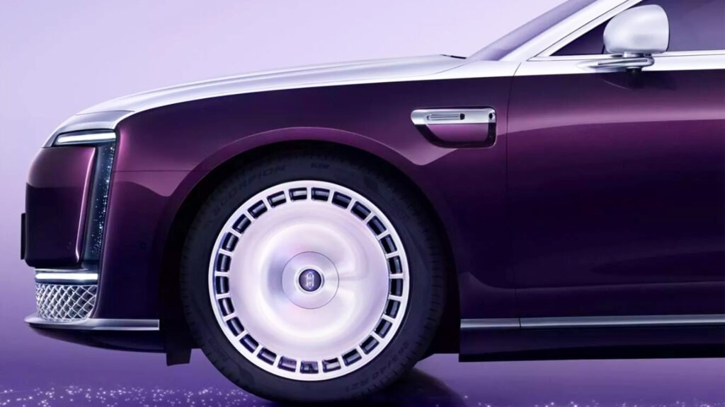 Chinese Flock To Huawei’s $100K Maybach/Rolls-Royce Wannabe