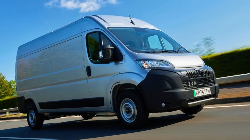 Peugeot E-Boxer 2025 - pictures