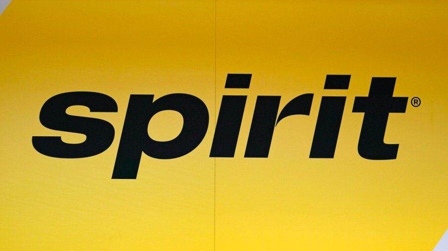 Bomb threat forces evacuation of Spirit Airlines flight