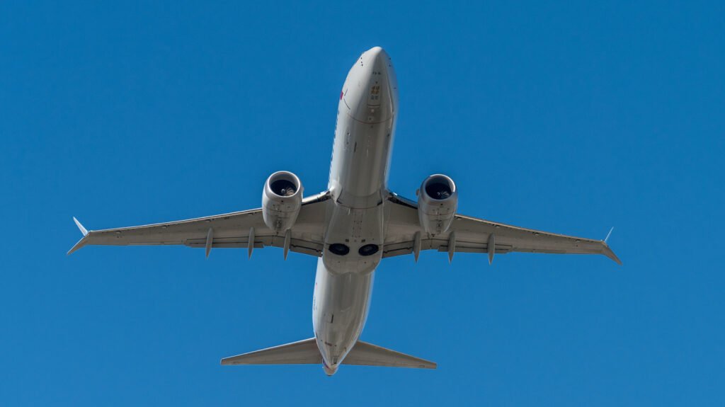 Why The Boeing 737 Flies With Its Wheels Exposed