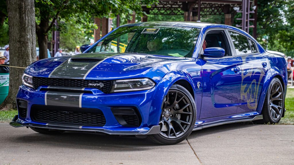 Why The 7th Gen Dodge Charger Never Got A Manual Transmission