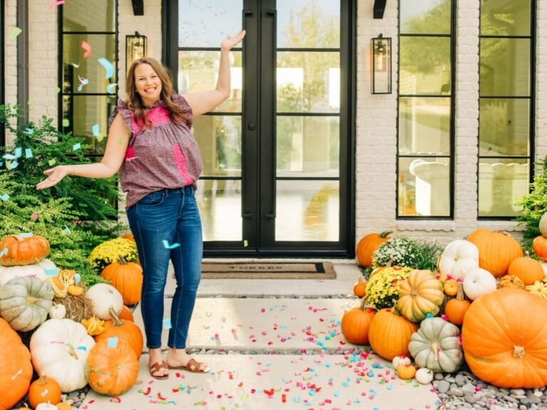 My Porch Pumpkins business started as a hobby. Now, it makes 6 figures, we're franchising, and I'm coaching entrepreneurs.