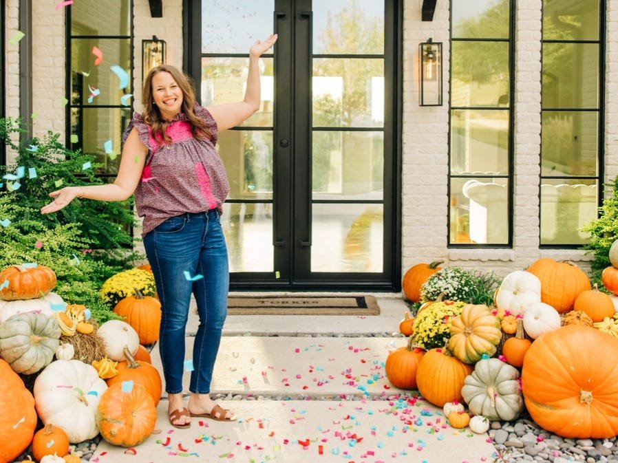 My Porch Pumpkins business started as a hobby. Now, it makes 6 figures, we're franchising, and I'm coaching entrepreneurs.