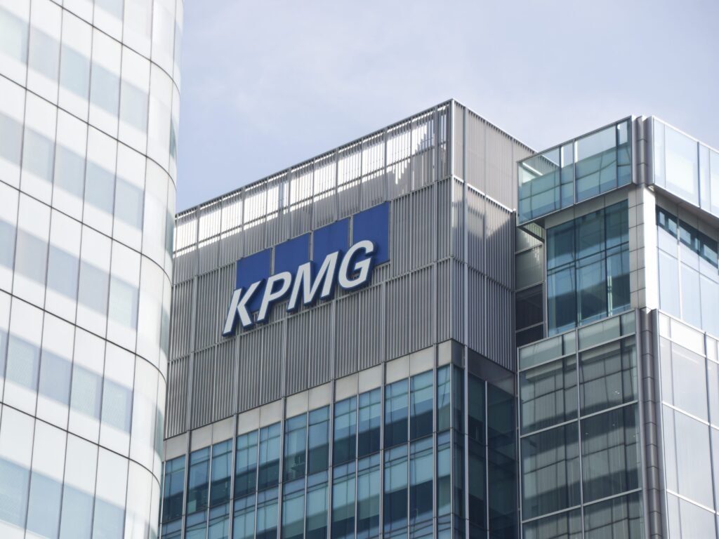 Big Four internship season is in full swing. Here's how to get through the door at KPMG, according to 3 current interns.