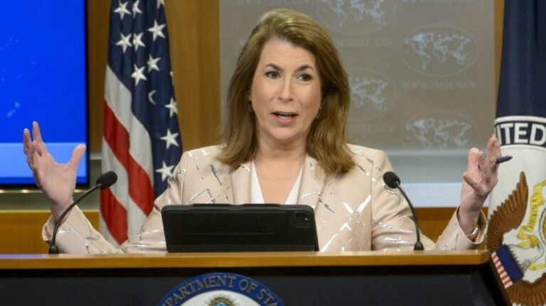 US targets Iran oil trade, Hezbollah with new sanctions