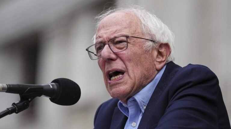 Bernie Sanders says the middle class is shrinking. He’s wrong. 