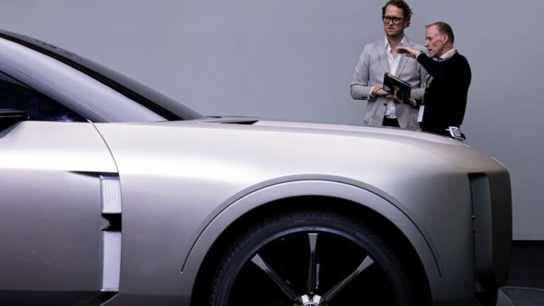 Bentley Mulsanne replacement and electric ‘Urban Luxury SUV’ both previewed by new concept