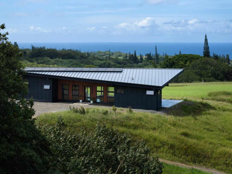 A Maui Home Blends Modern Minimalism With Climate-Conscious Design