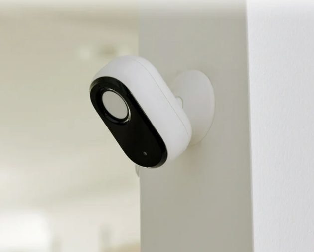 Arlo Essential Indoor Camera HD (2nd Gen) only $19.99, plus more!