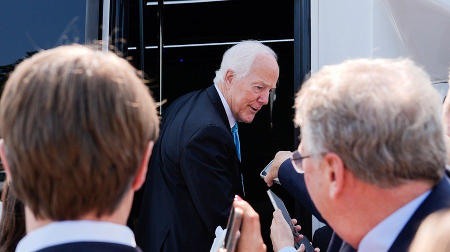 Trump keeps Republicans guessing on Texas Senate endorsement