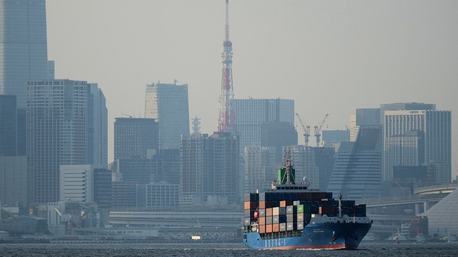 Trump rekindles trade war