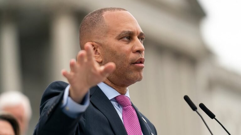 Jeffries plans to meet with Mamdani next week