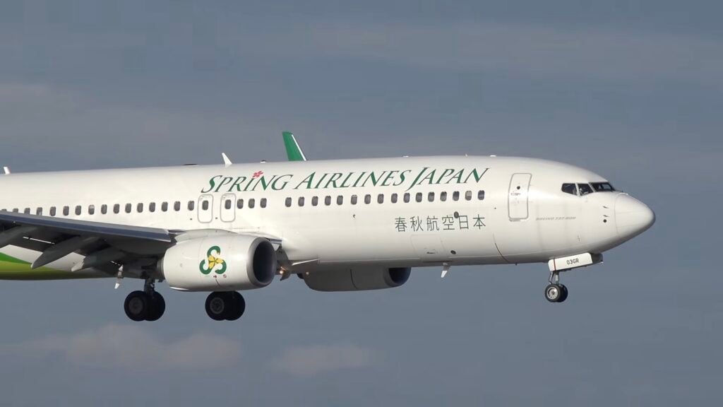 Plane Dives From 36,000 To 10,000 Feet In Just 10 Minutes