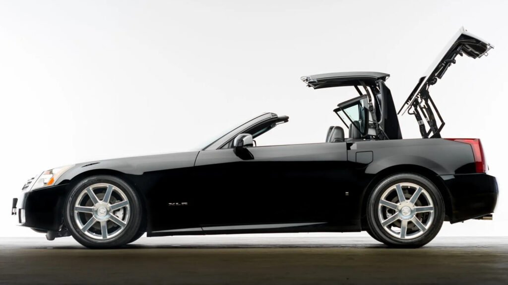 The Cadillac XLR Had The Coolest Trunk Of All Time