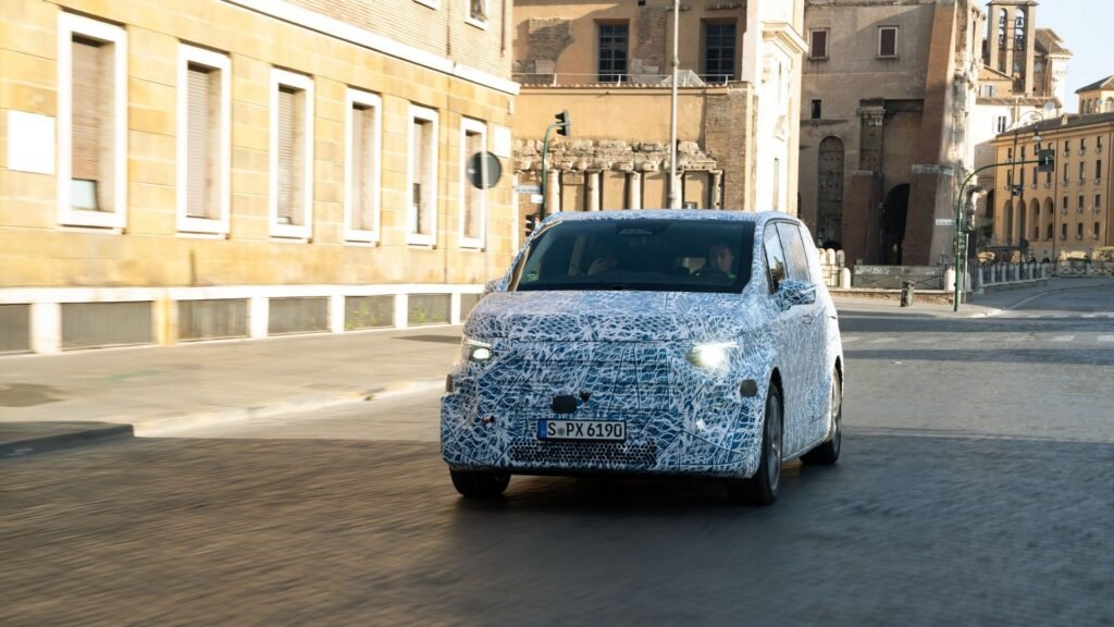Mercedes-Benz VLE Could Be A Luxurious Minivan Alternative To The Lucid Gravity